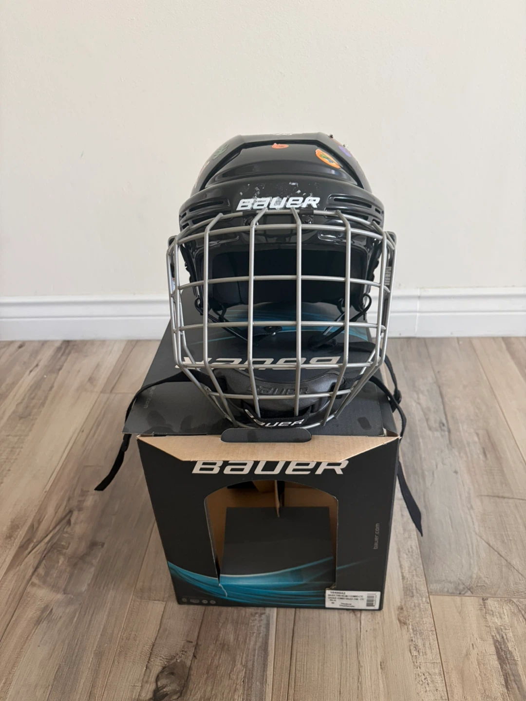 Bauer 2100 Hockey Helmet with Cage - Size M