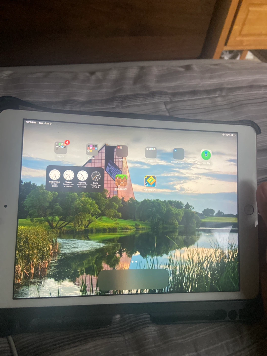 Apple iPad(8th generation) - photo 2