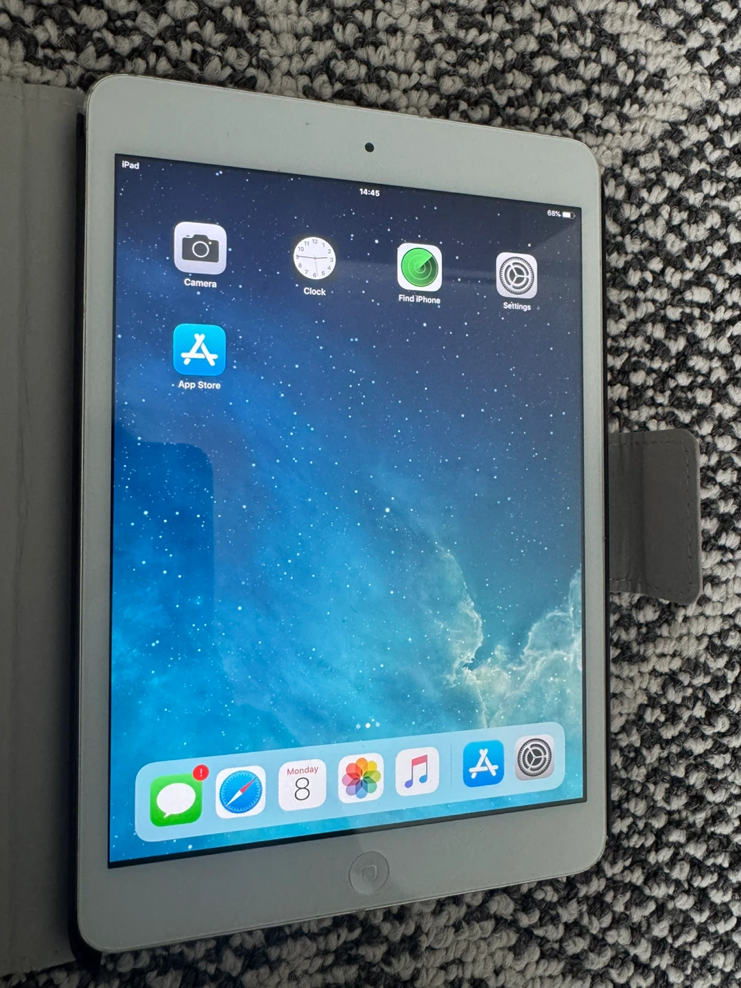 Apple iPad Mini 16GB Tablet