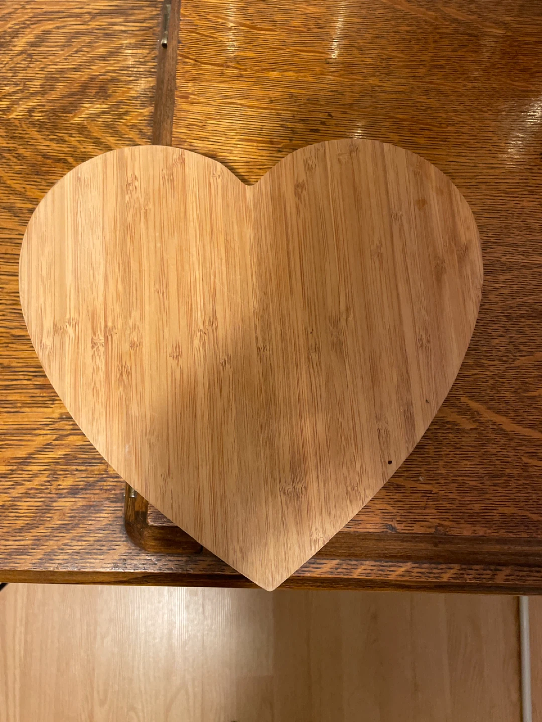 Heart-shaped cutting board