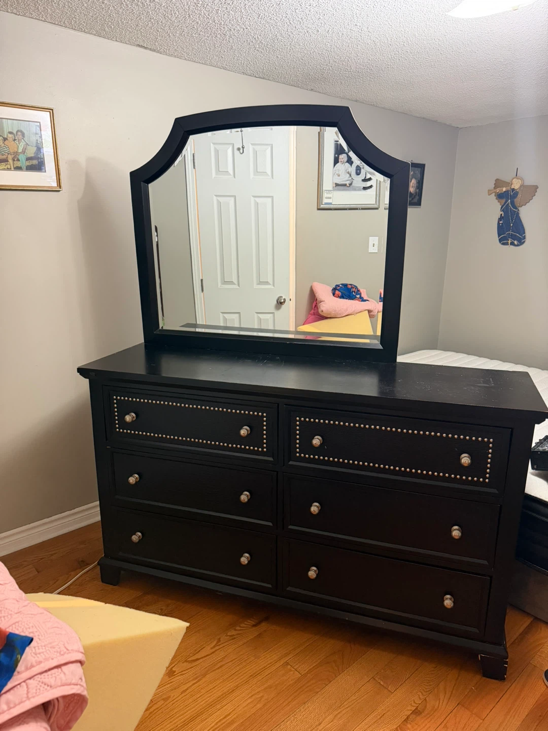 Dresser 6 drawers with mirror and night table - photo 2