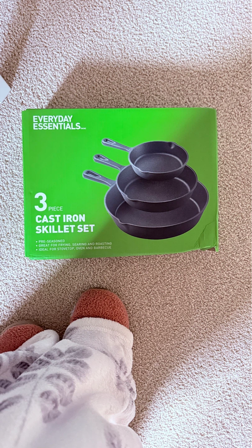 3 Piece Cast Iron Skillet Set
