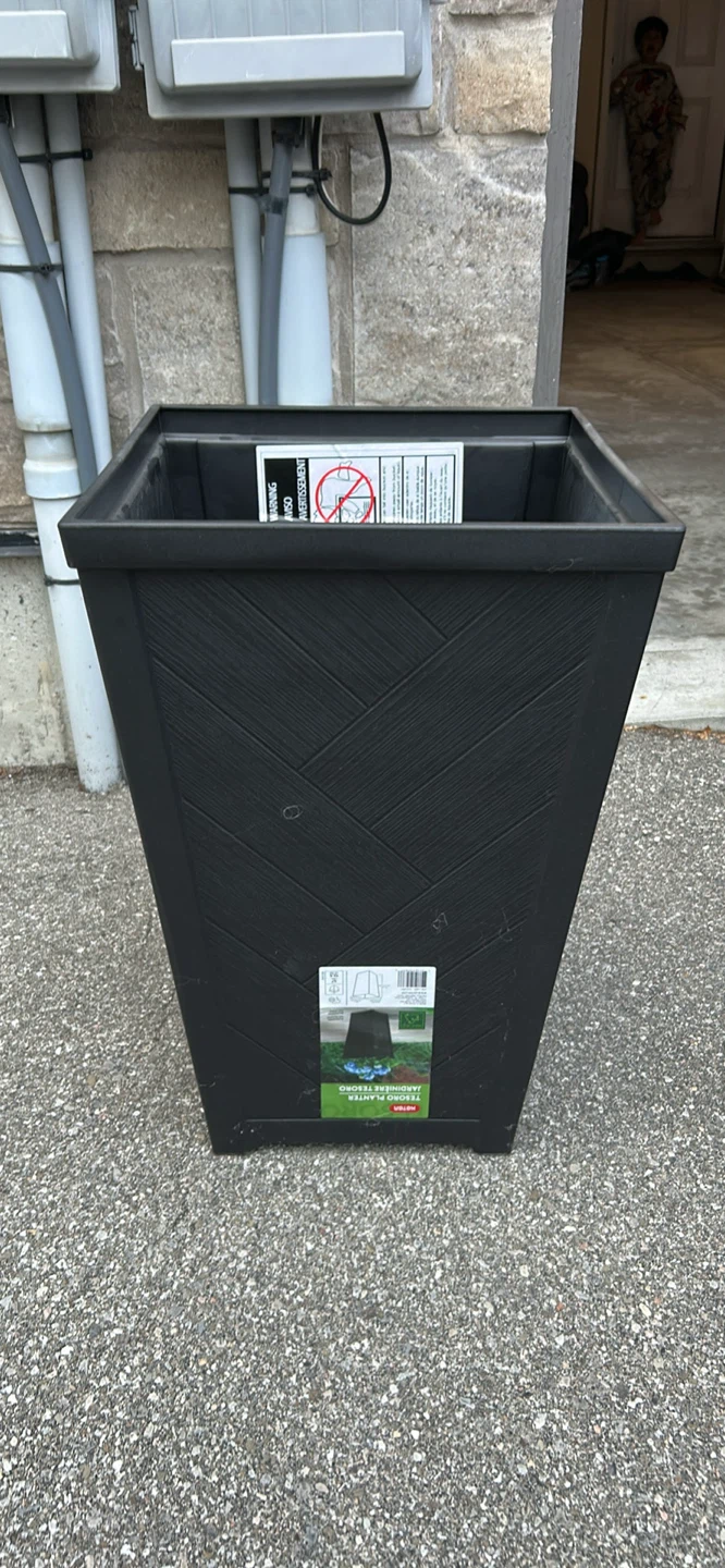 Keter Tesoro Planter 12.5 US Gal