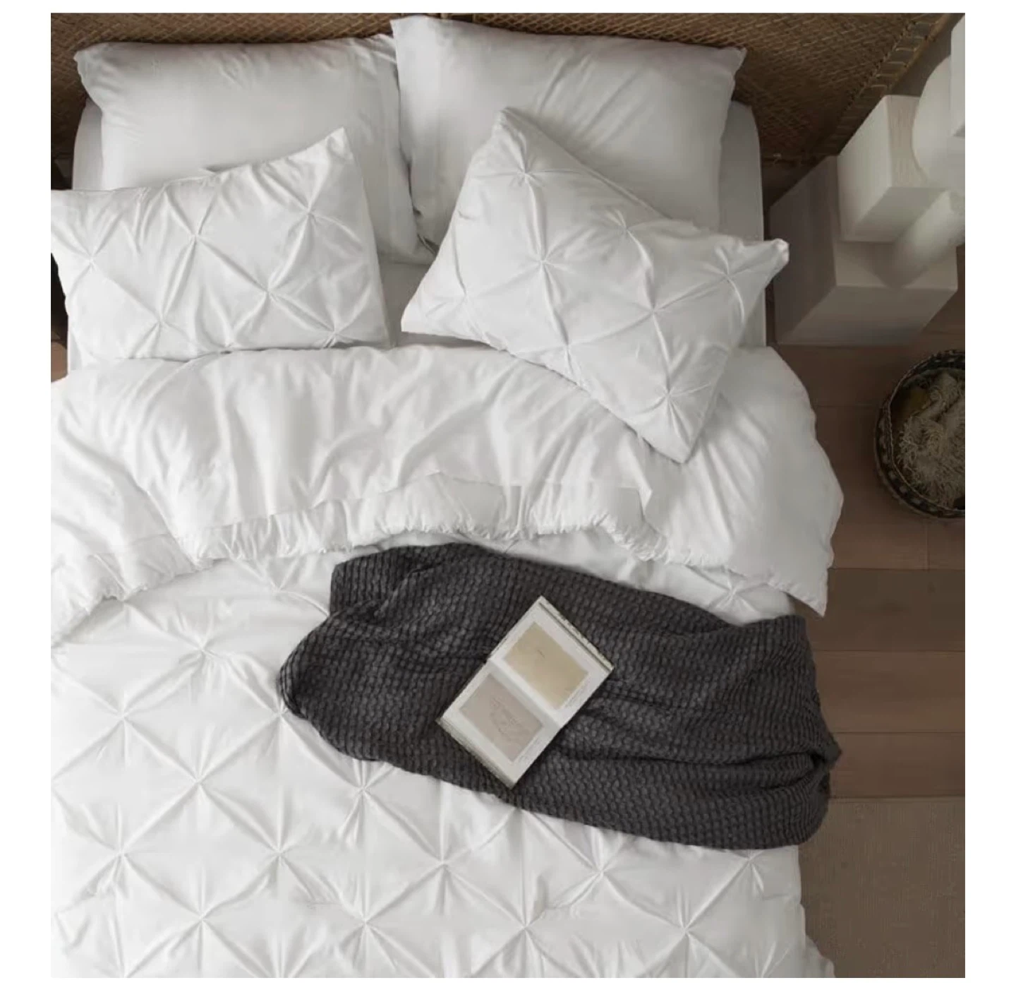 White Pinch Pleat Duvet Cover Set king - photo 4
