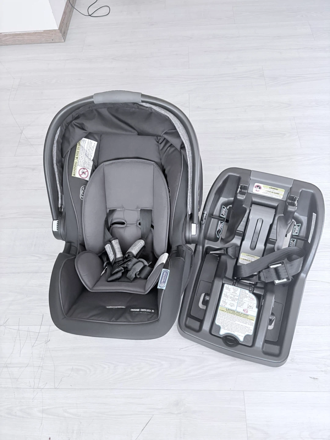 Graco SnugRide SnugLock 35 Infant Car Seat with Base