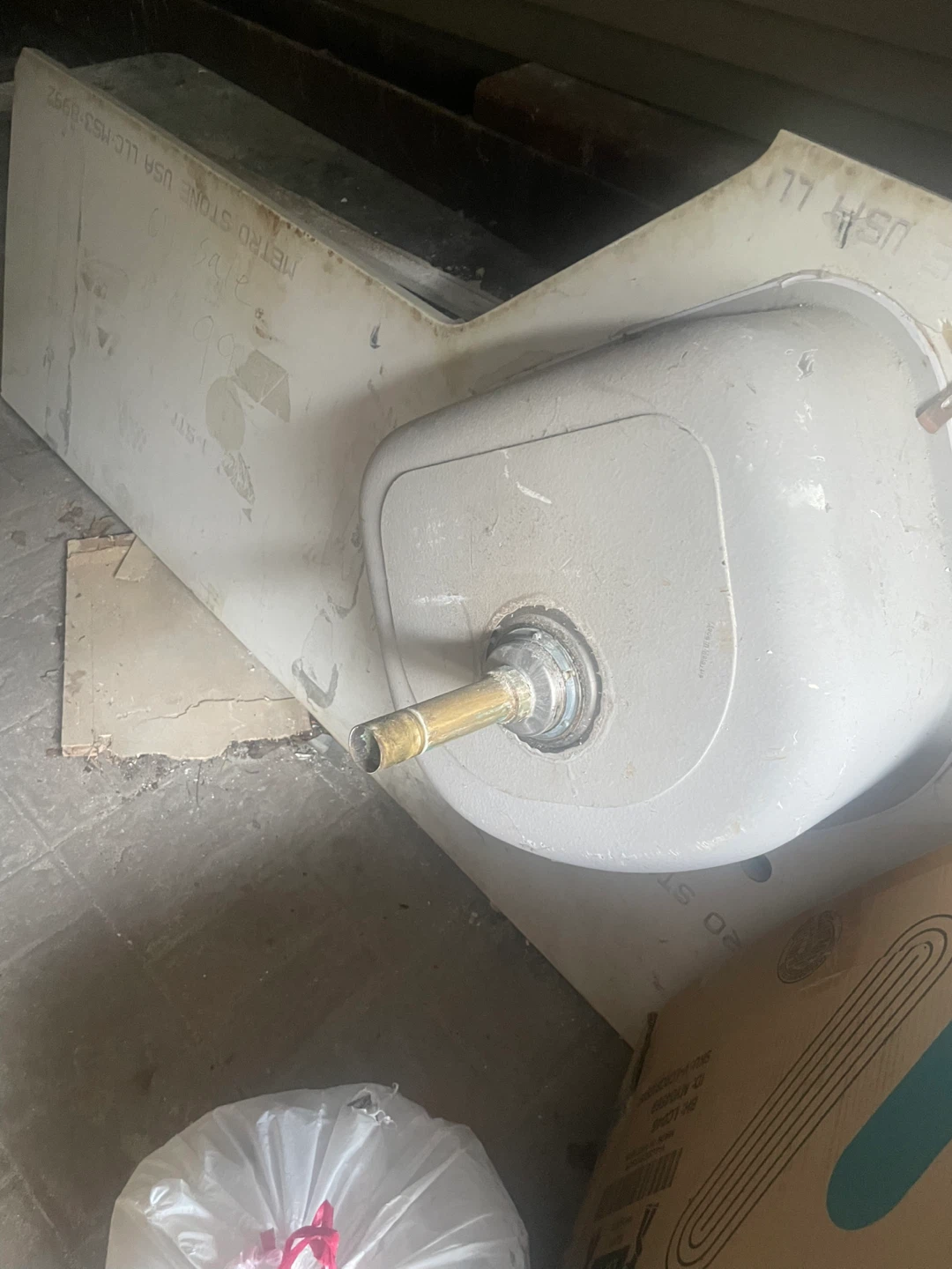 Kitchen sink with counter and heavy metal beam