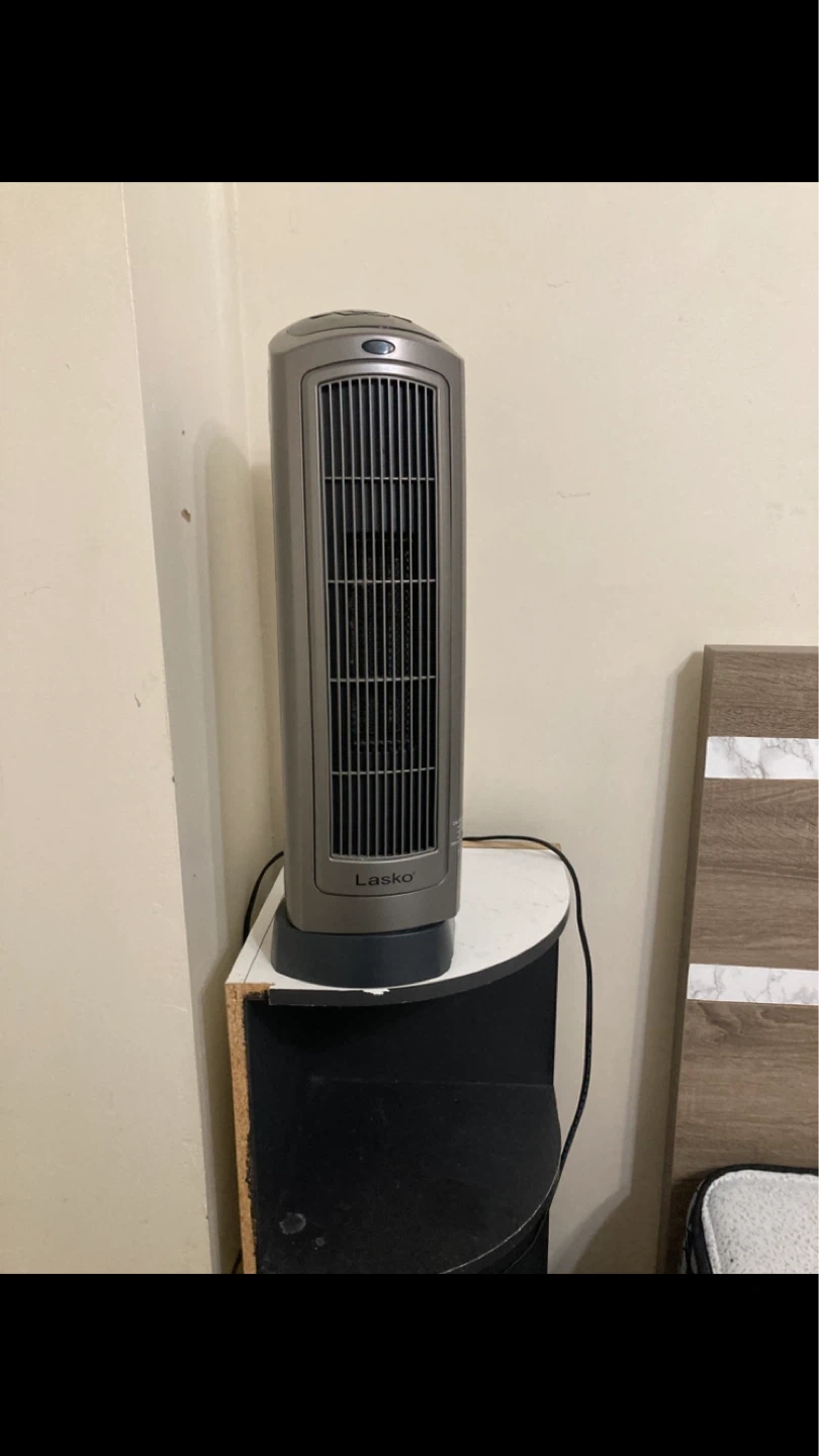 Lasko Tower heater - photo 2