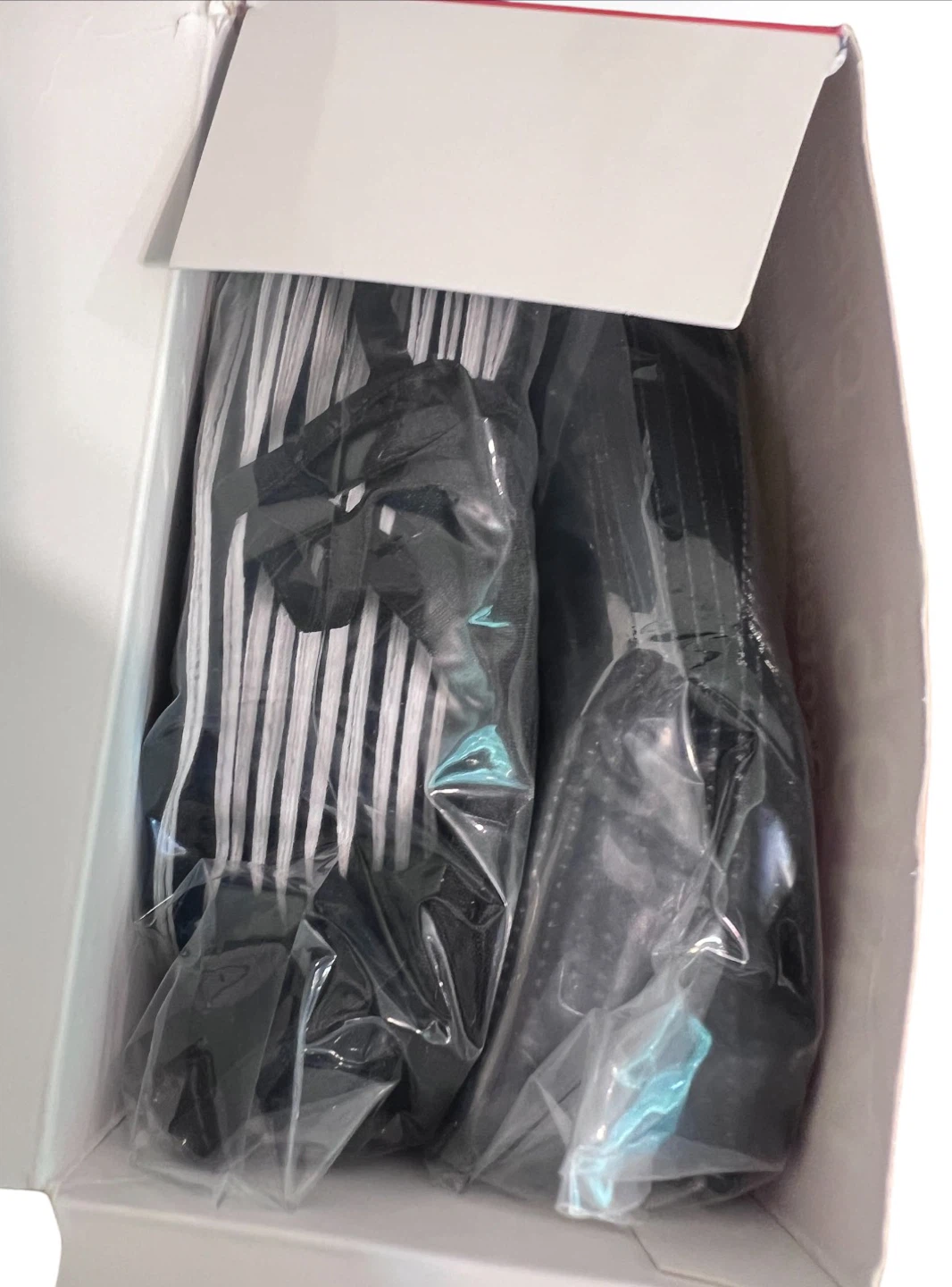 KN95 Foldable Protective Face Masks – 20 Masks Per Box – new - photo 3