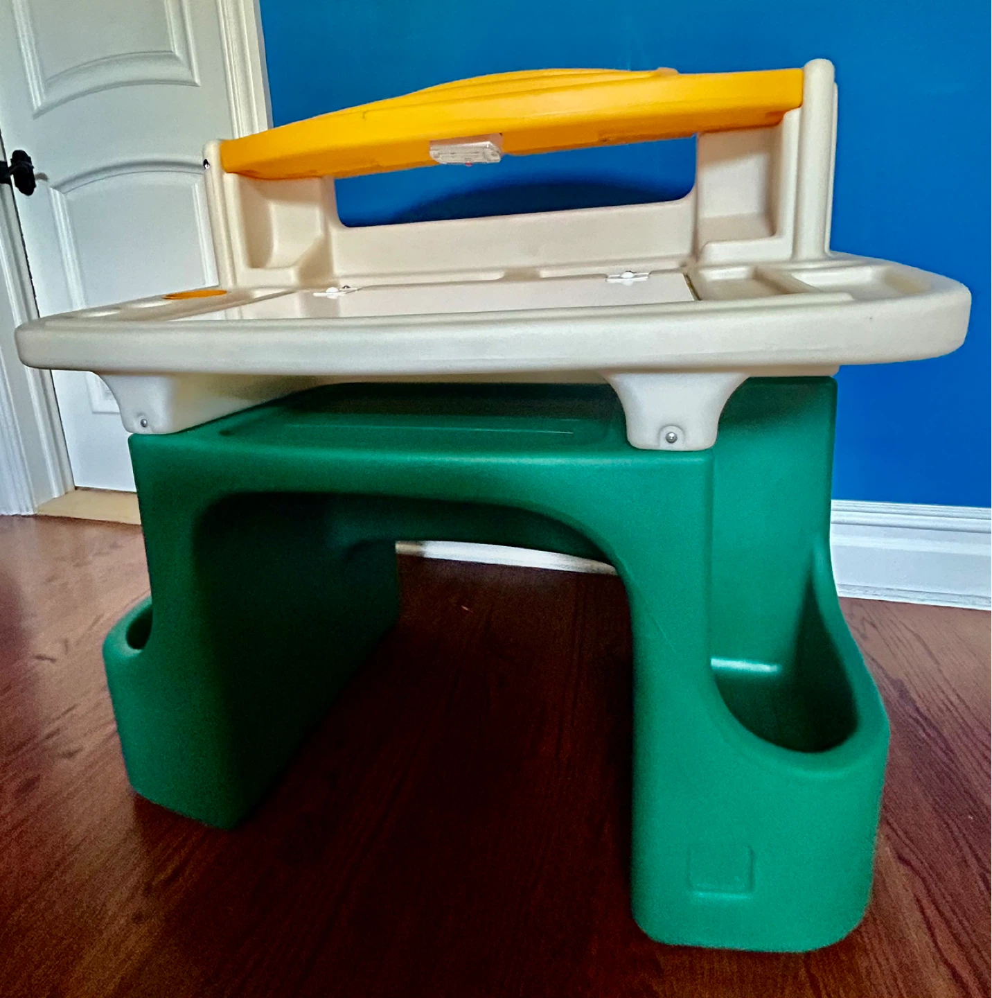 Kids Art Easel and Desk