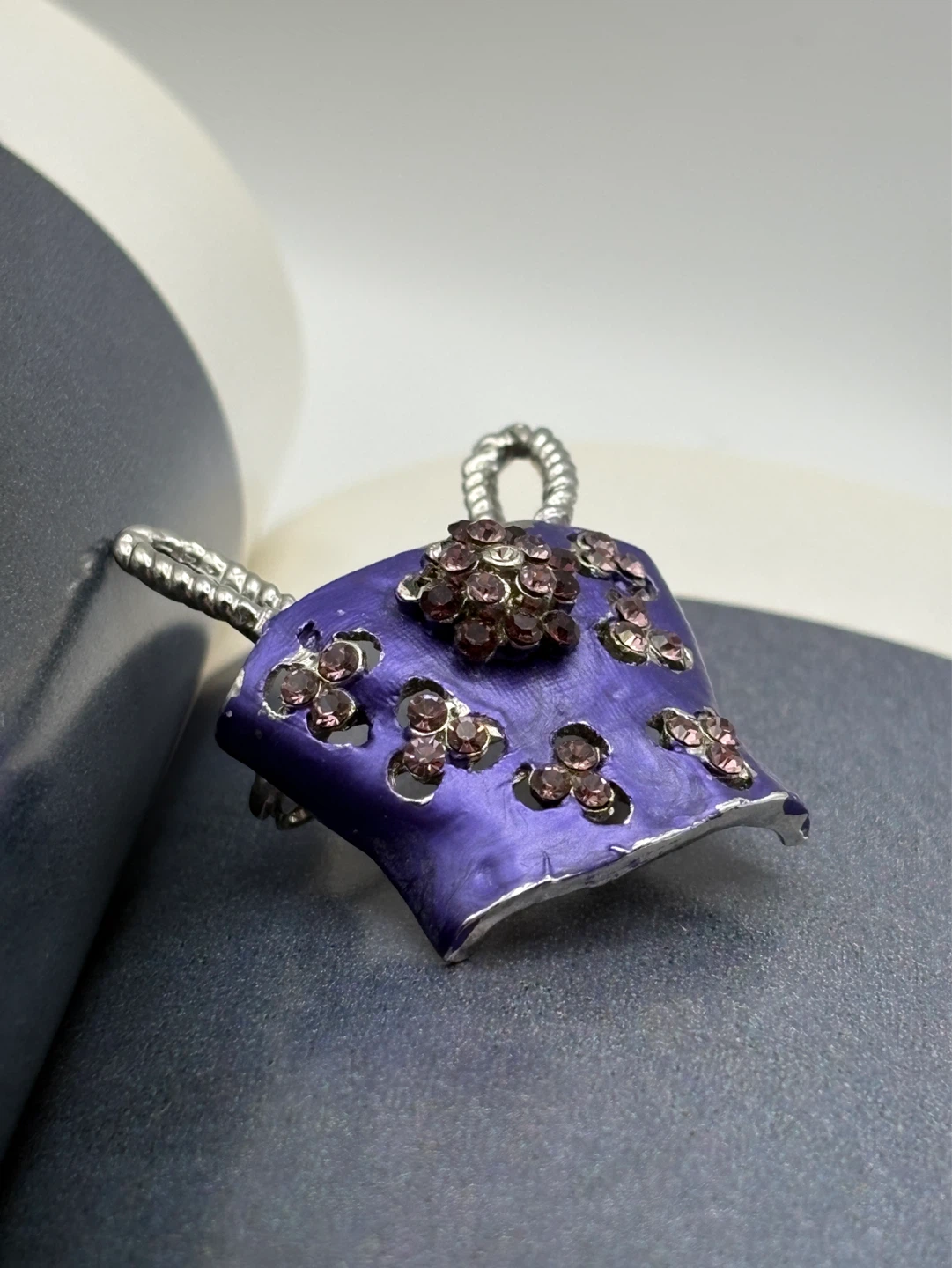Vintage purple cami vest brooch with rhinestones - photo 2