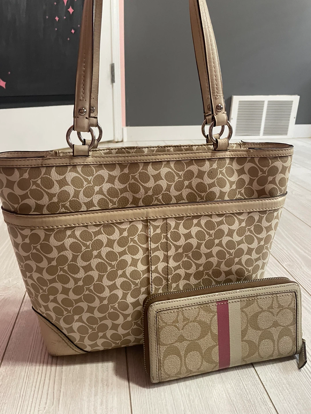 Coach Signature Tote Bag and Wallet Set - photo 2