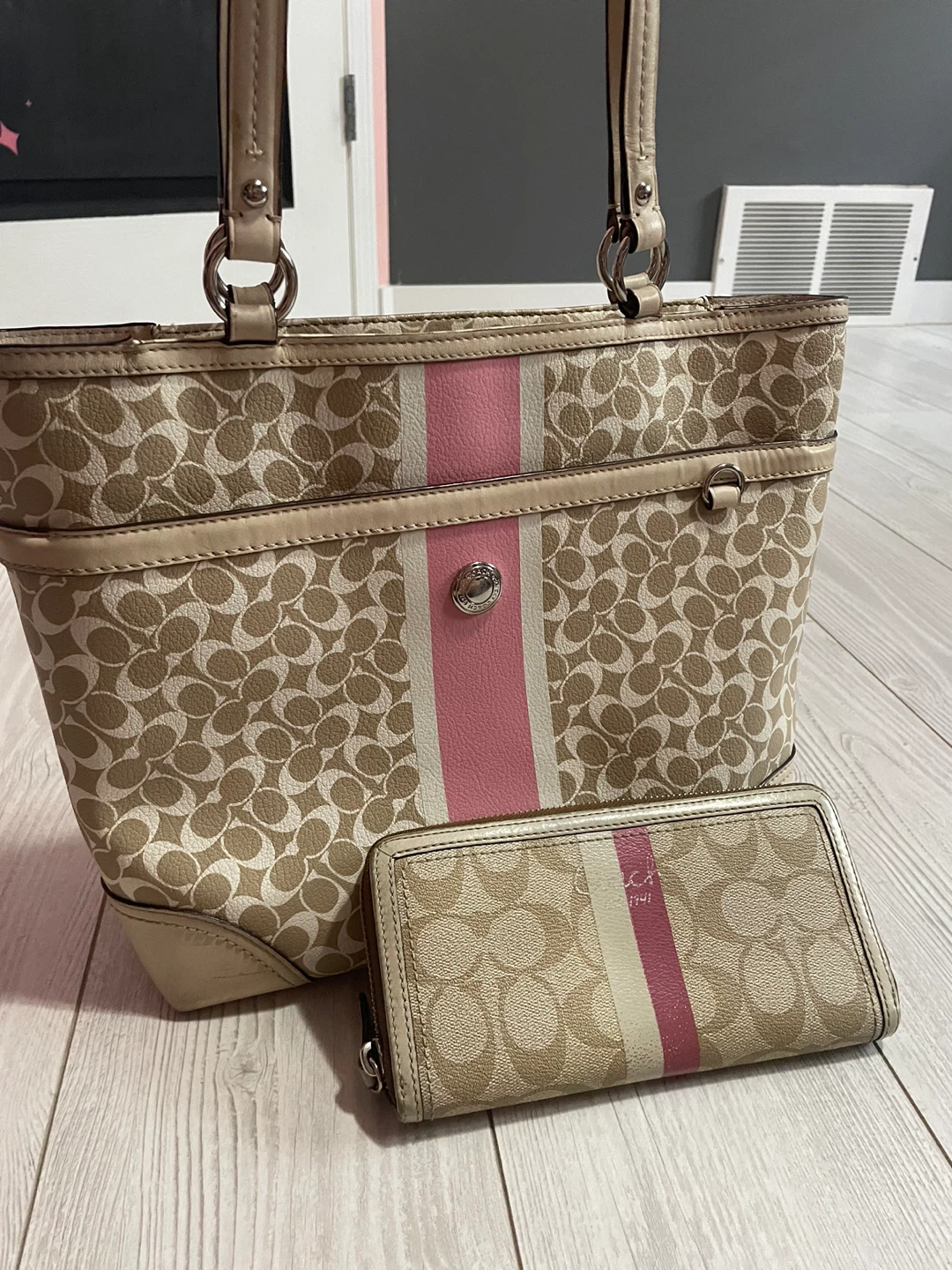 Coach Signature Tote Bag and Wallet Set