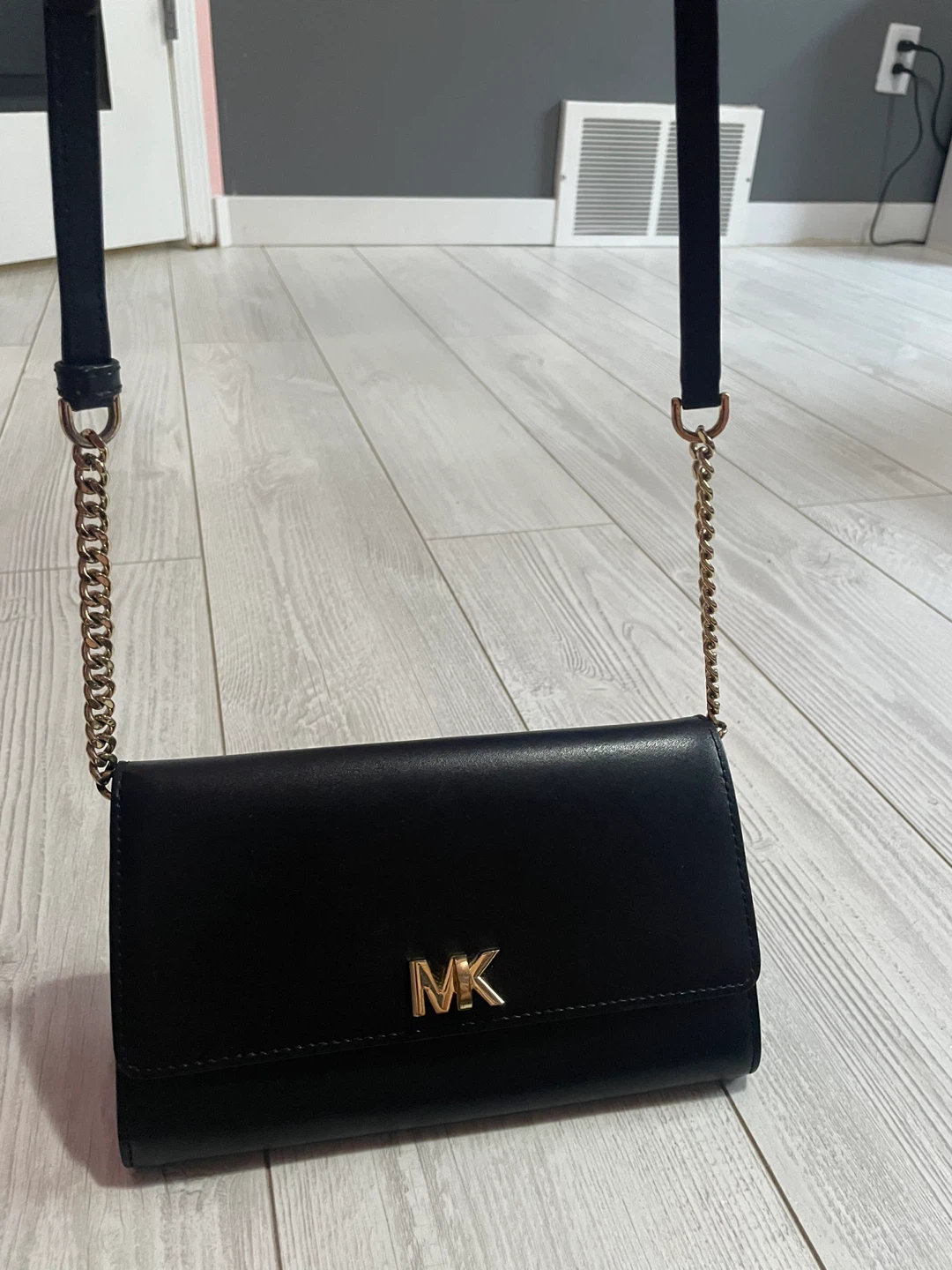 Michael Kors Black Leather Wallet on Chain - photo 3