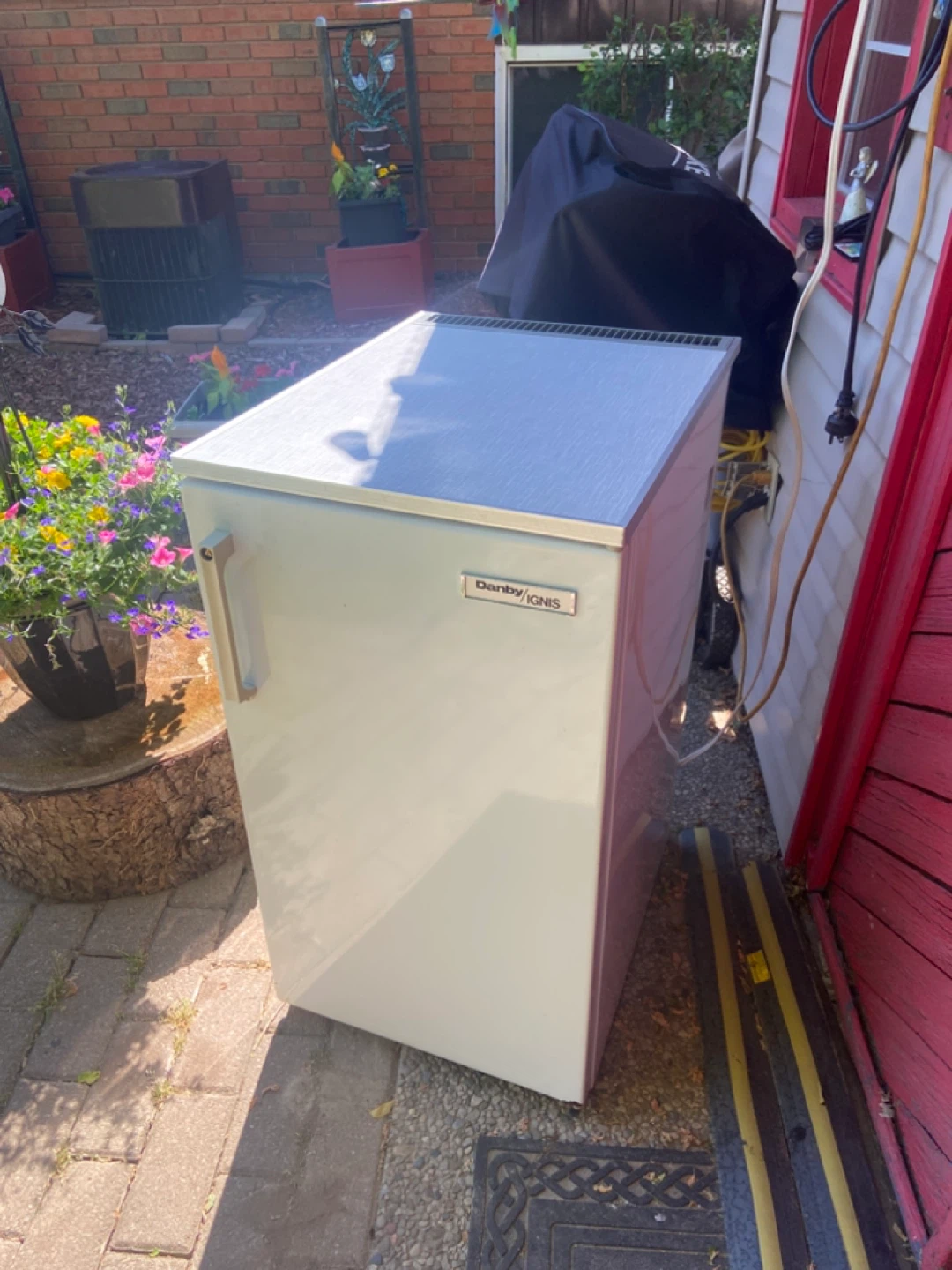 Danby refrigerator - photo 5