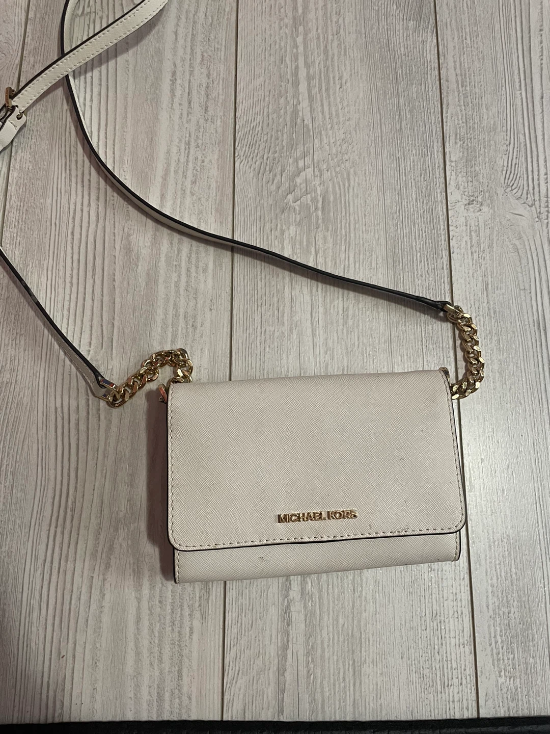 Michael Kors Wallet/Clutch with Chain - White