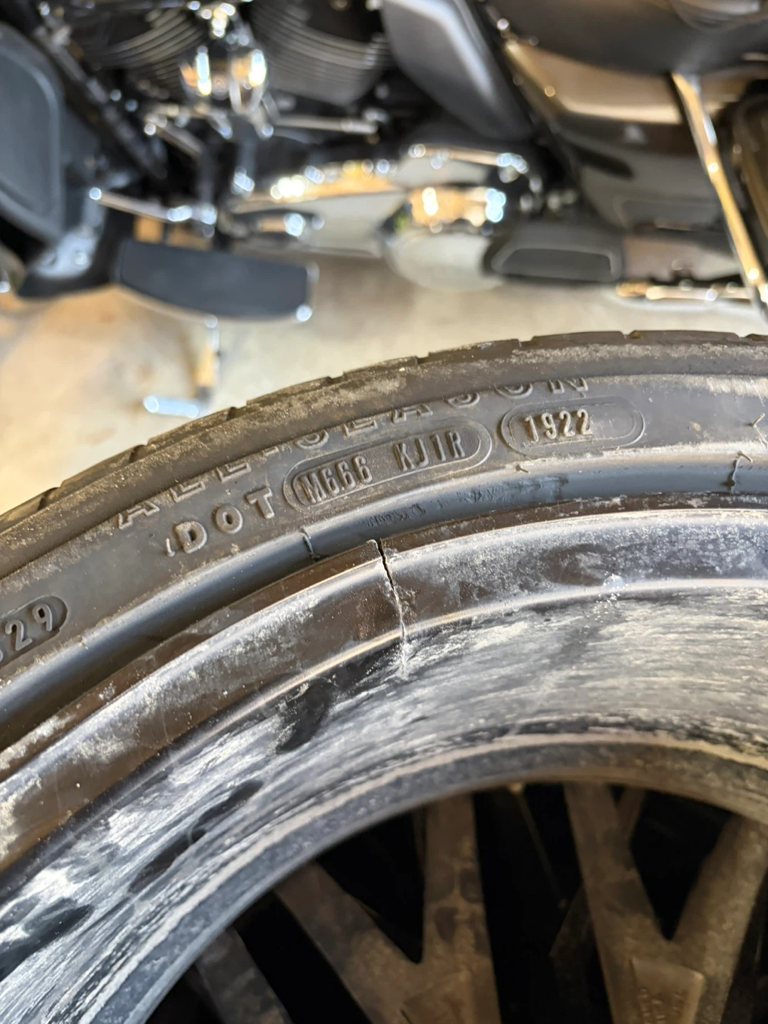 Tire 245/40R19 94W 5x114.3mm 19x9.5+35 - photo 3