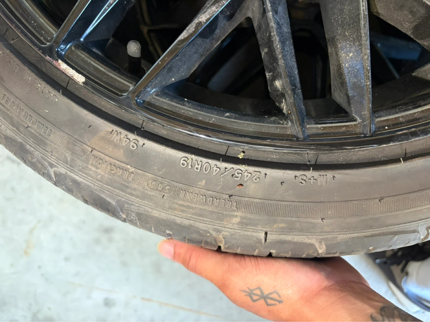 Tire 245/40R19 94W 5x114.3mm 19x9.5+35 - photo 5