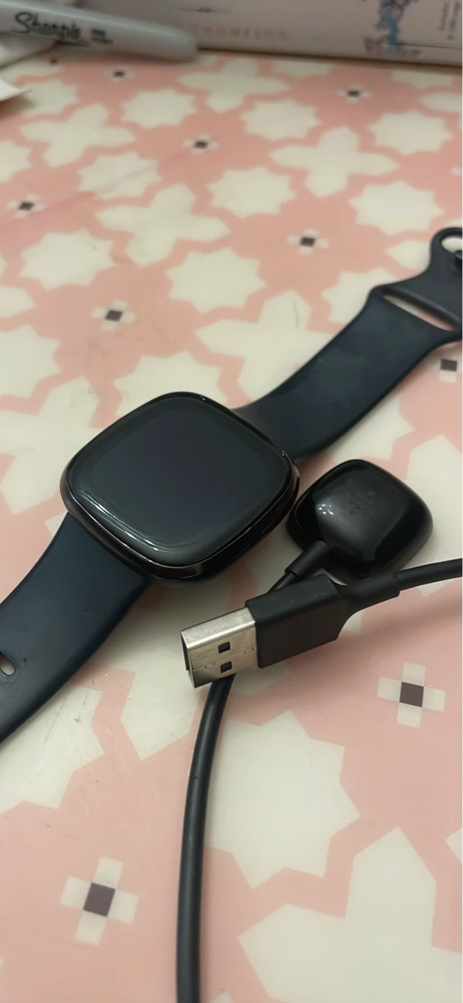 Fitbit Versa Smartwatch with Extra Bands - photo 2