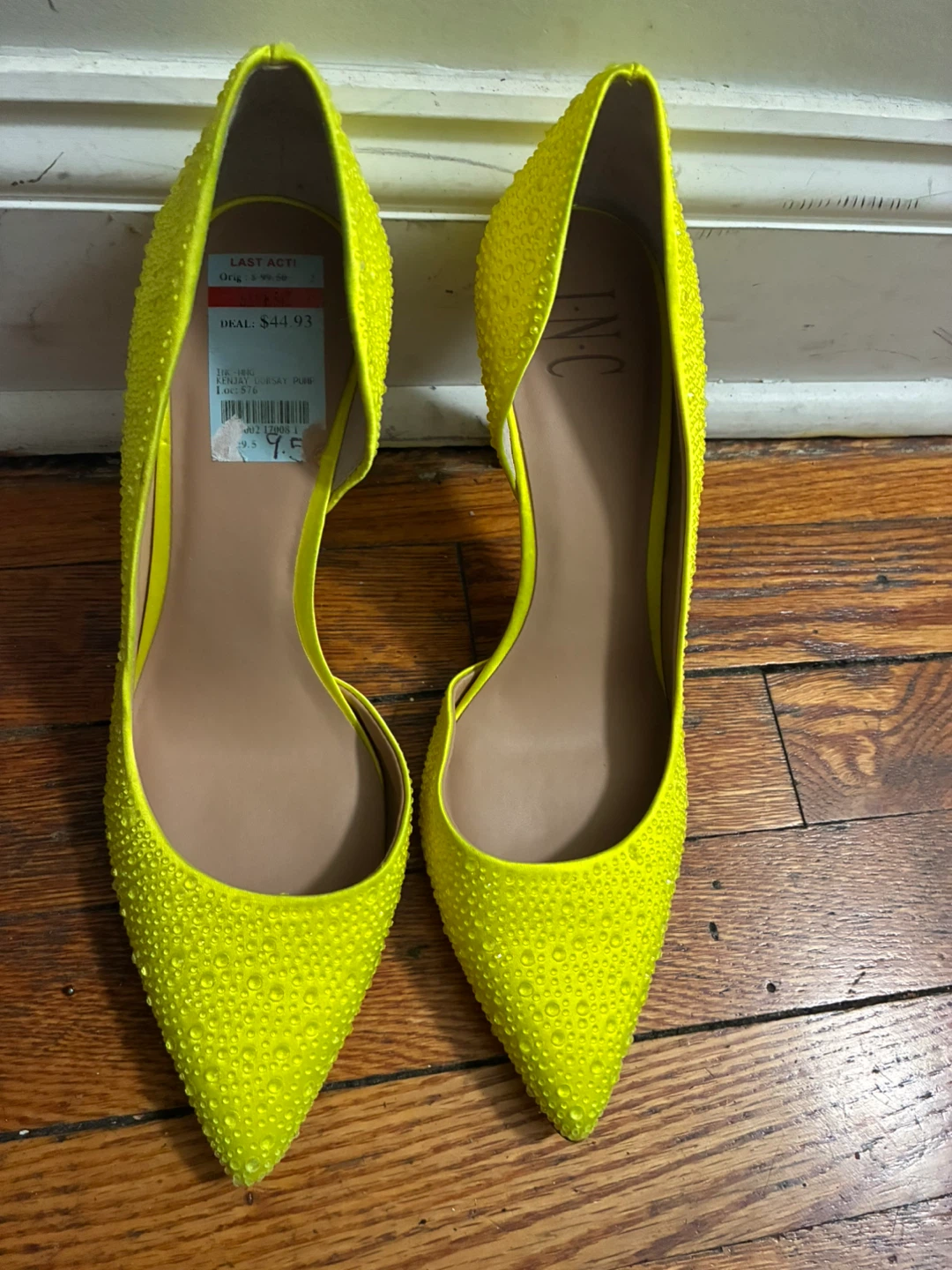 INC International Concepts Kenjay Dursay Pumps Size 9.5 Yellow