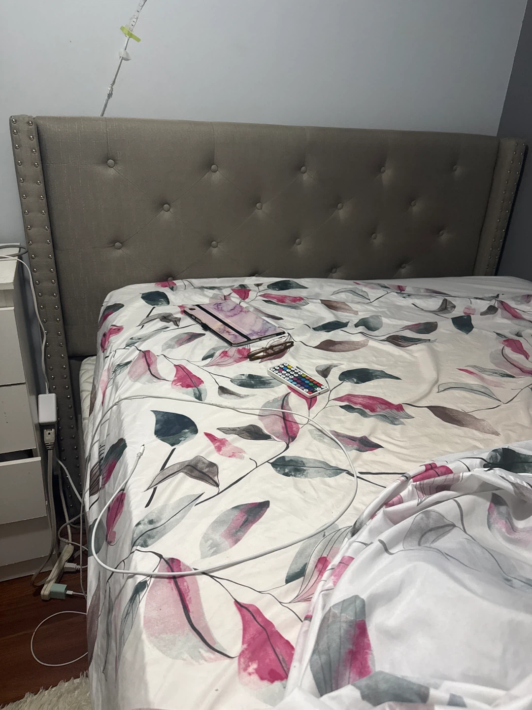 Tufted Upholstered Queen Bed Frame with Headboard