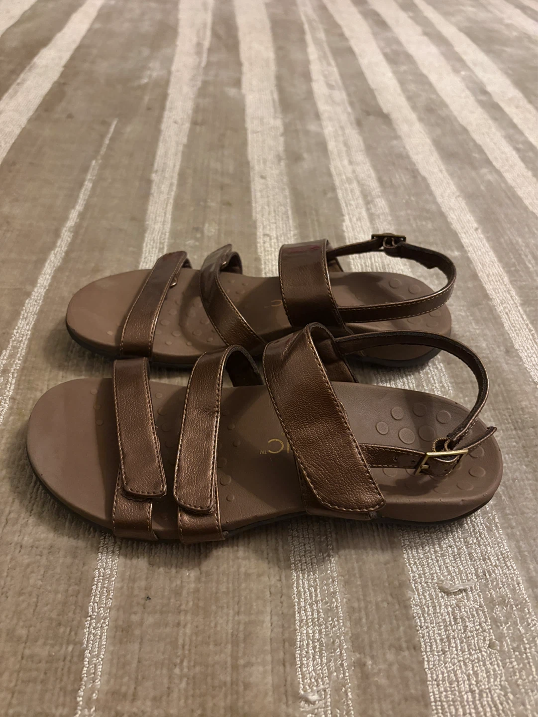 Vionic Teagan Bronze Leather Orthotic Sandal Size 8 - photo 3
