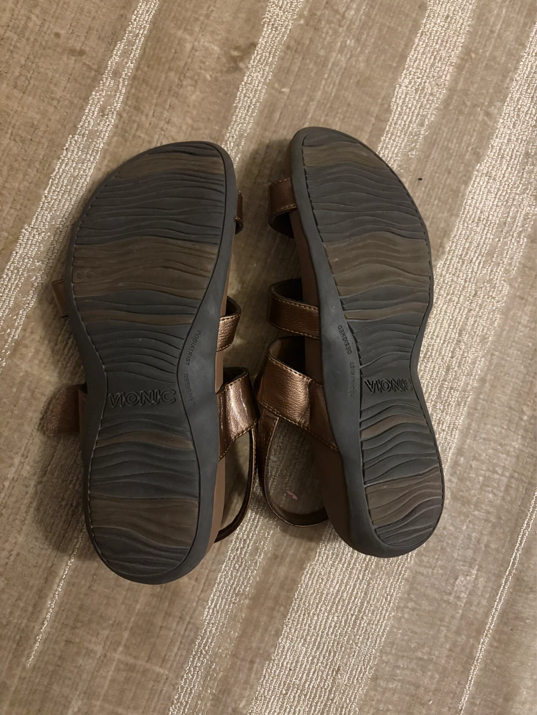 Vionic Teagan Bronze Leather Orthotic Sandal Size 8 - photo 5