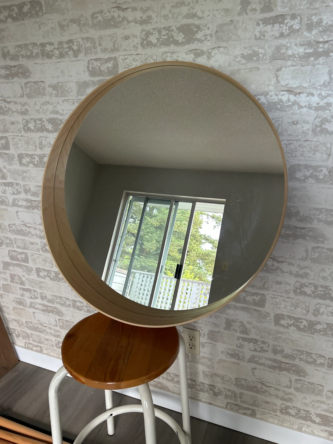 Round Wall Mirror with Natural Wood Frame