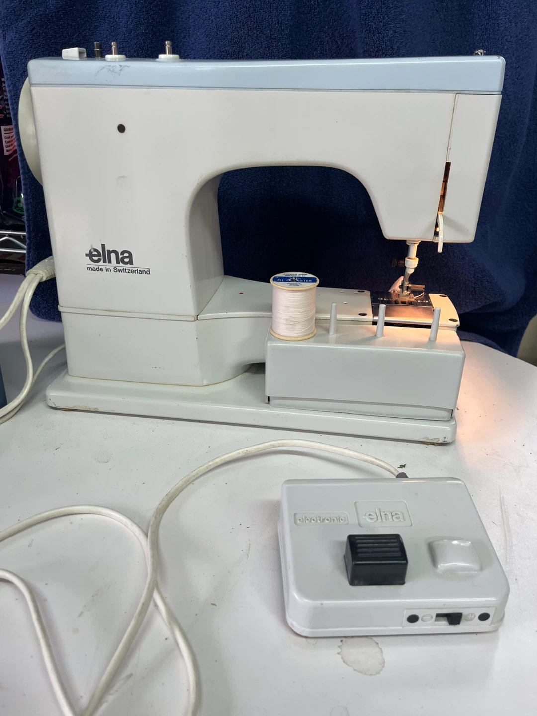 Elba Sewing machine with pedal - works great - photo 3