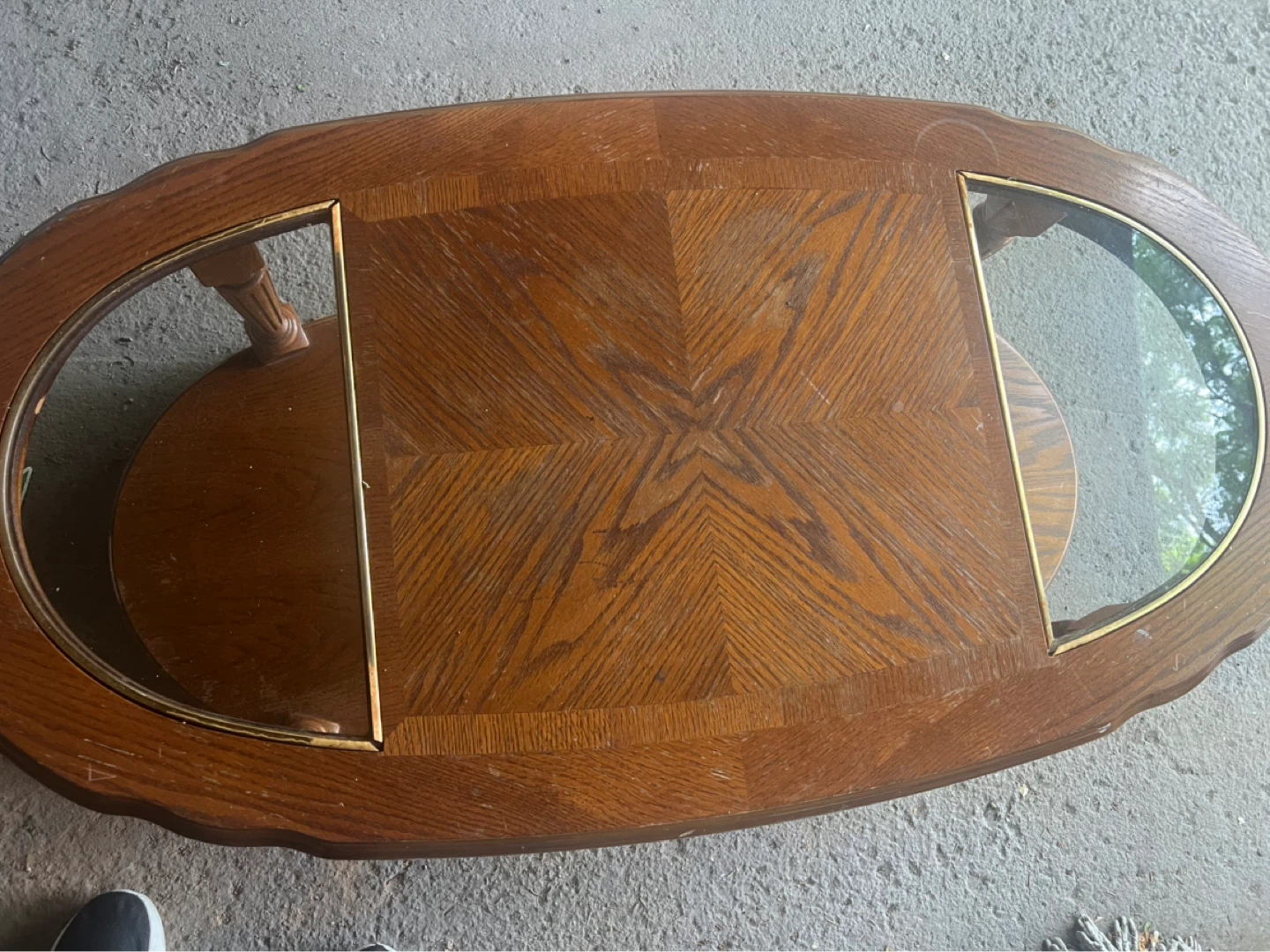 Oval Coffee Table with Glass Inlays with two classic end tables. - photo 2