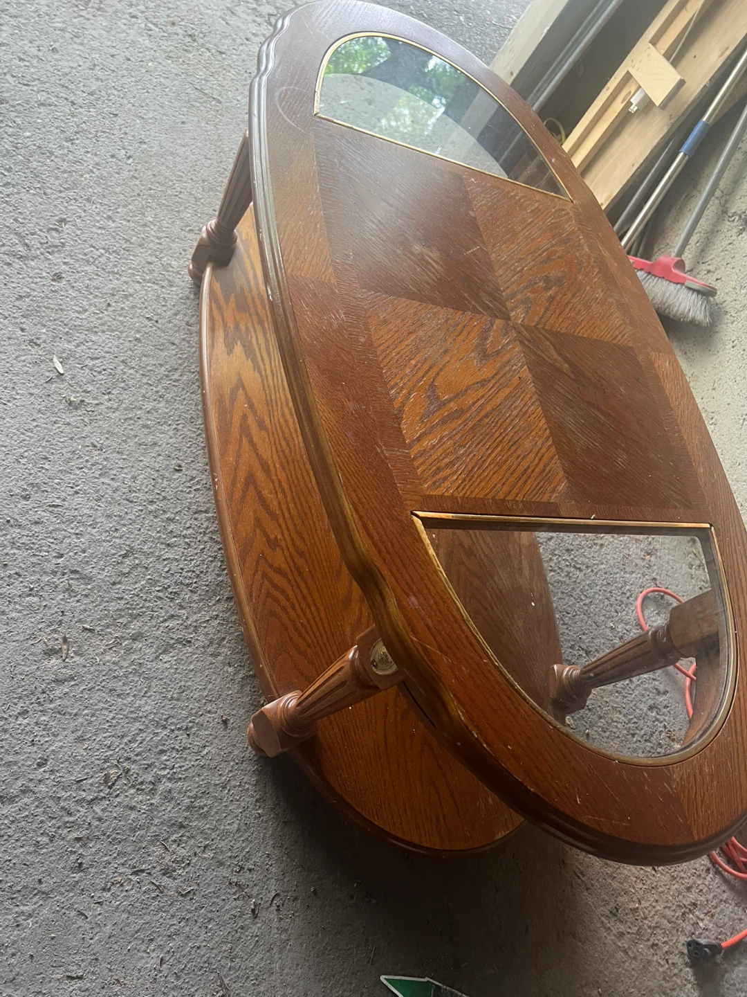 Oval Coffee Table with Glass Inlays with two classic end tables. - photo 3