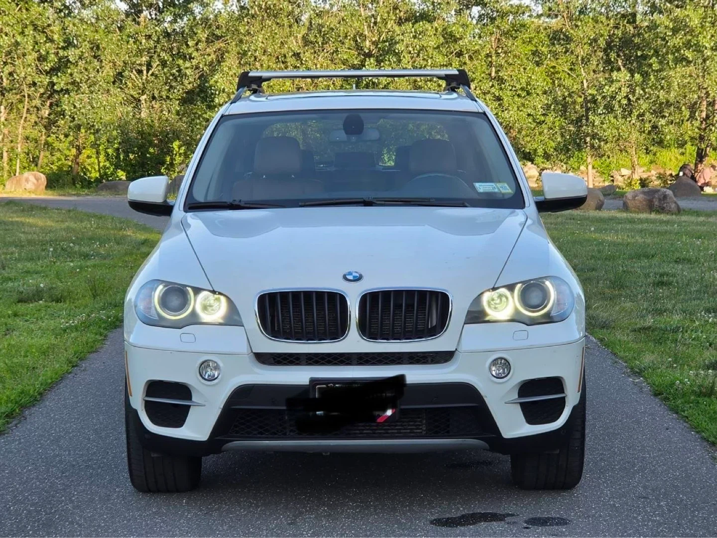 White BMW X5 SUV xdrive 35i premium