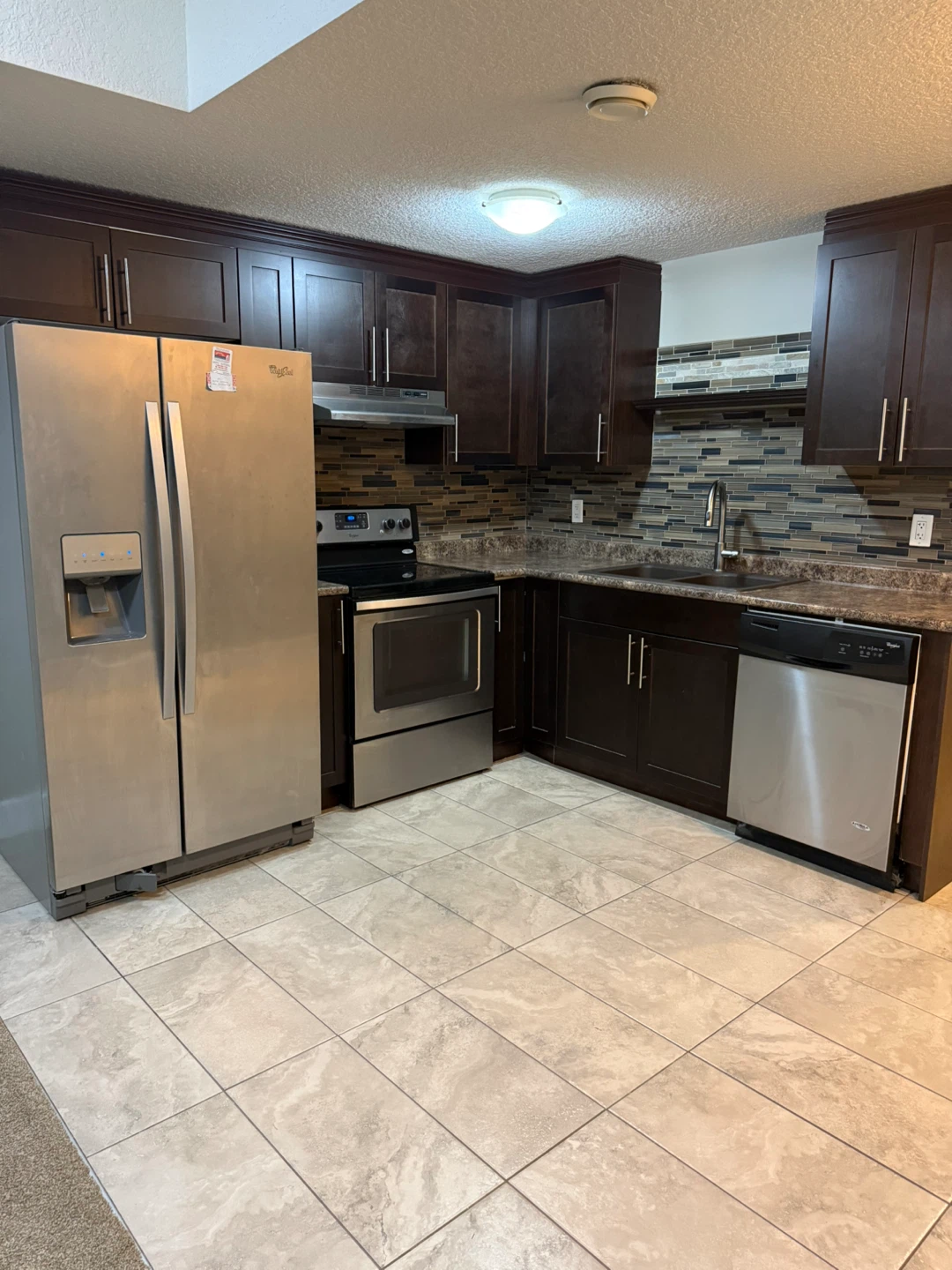 Basement for rent - photo 2