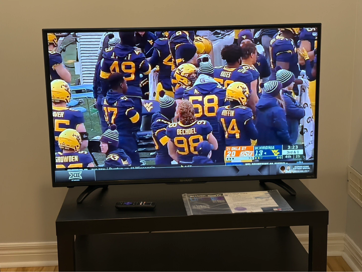 42 inch Sharp Roku TV 4K UHD - photo 2