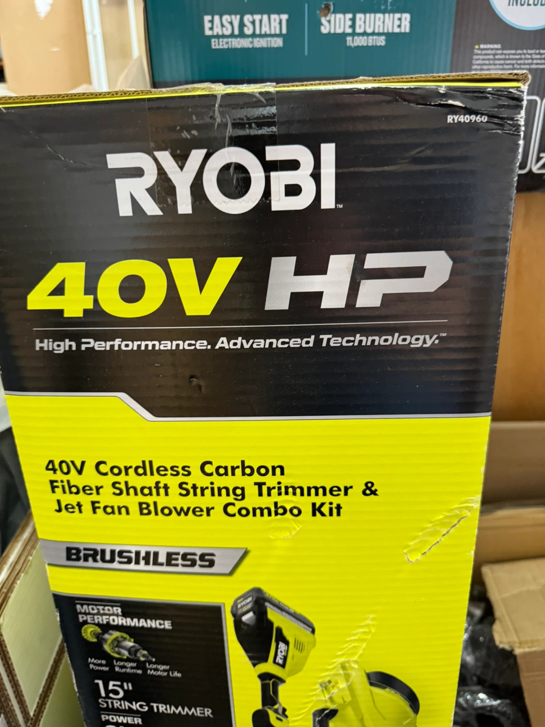 Ryobi 40V HP Cordless String Trimmer & Blower Combo Kit - photo 3