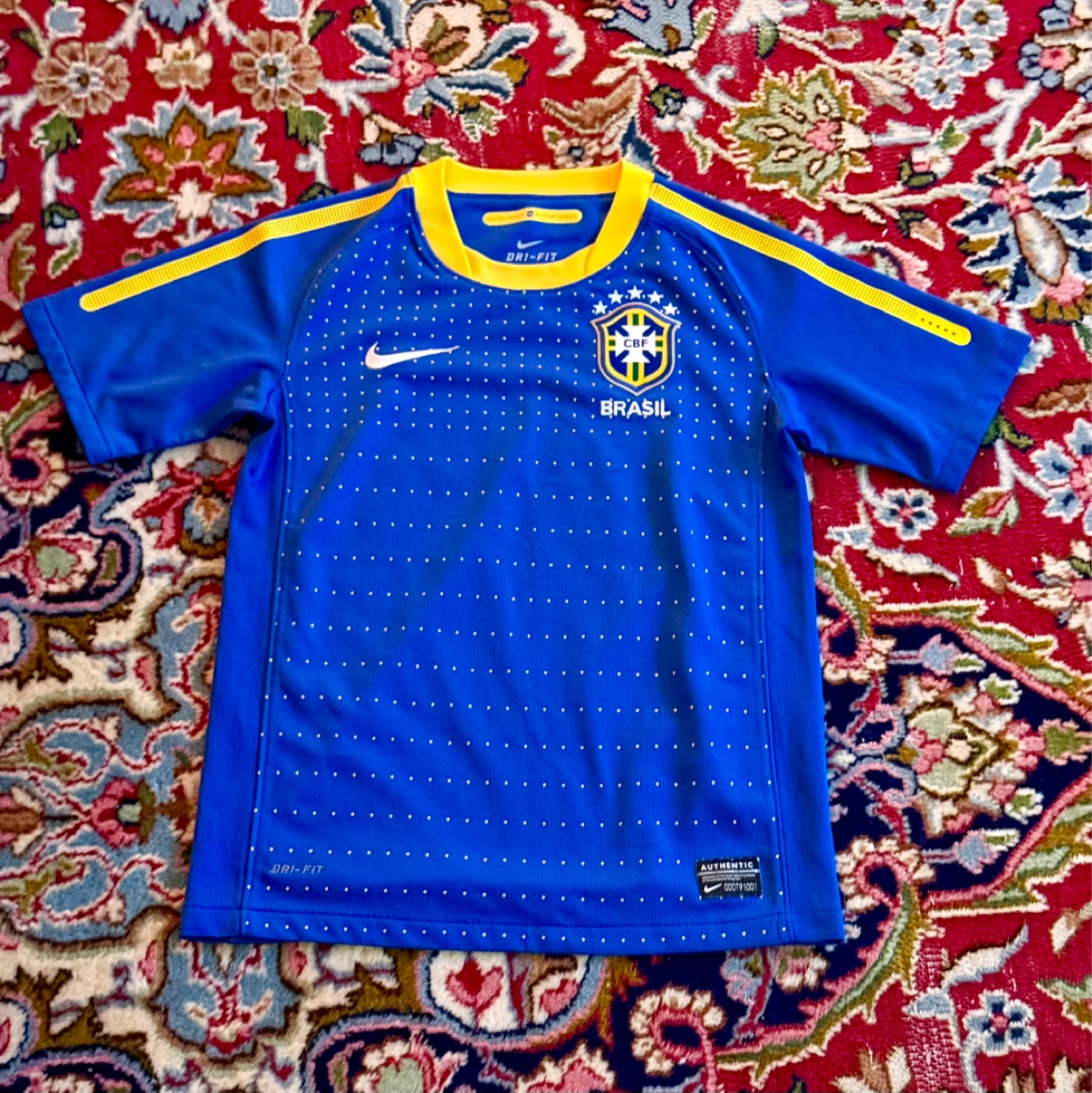 Brazil Nike Soccer Jersey Youth Small 8-10 Years / Women’s XS