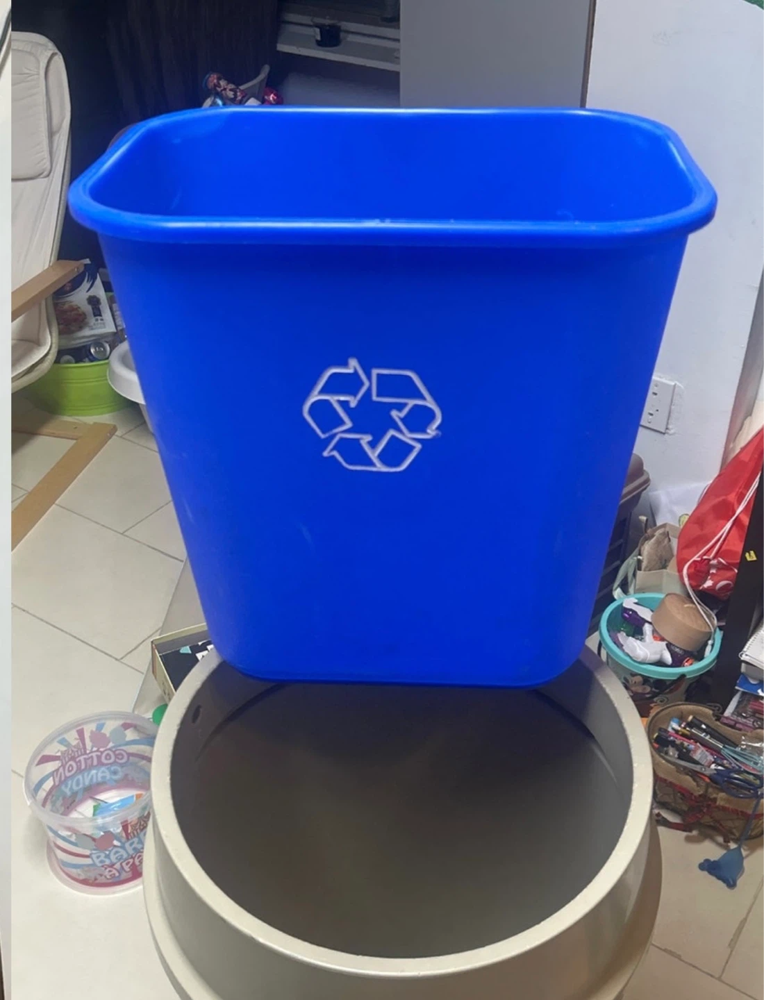 Trash cans - photo 5