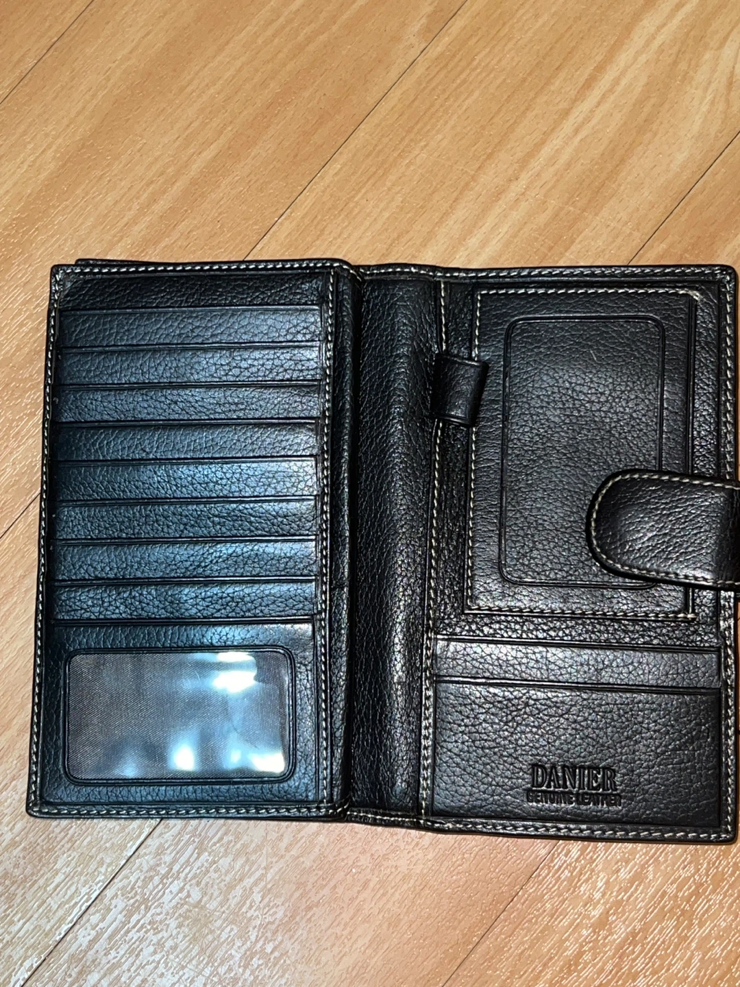 Danier chocolate brown Leather Wallet - photo 4