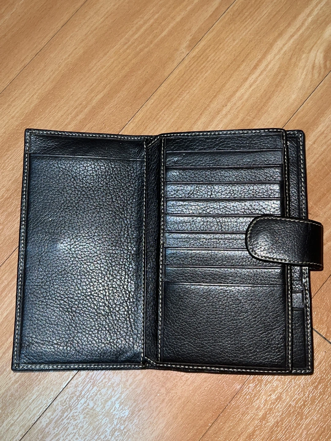 Danier chocolate brown Leather Wallet - photo 3