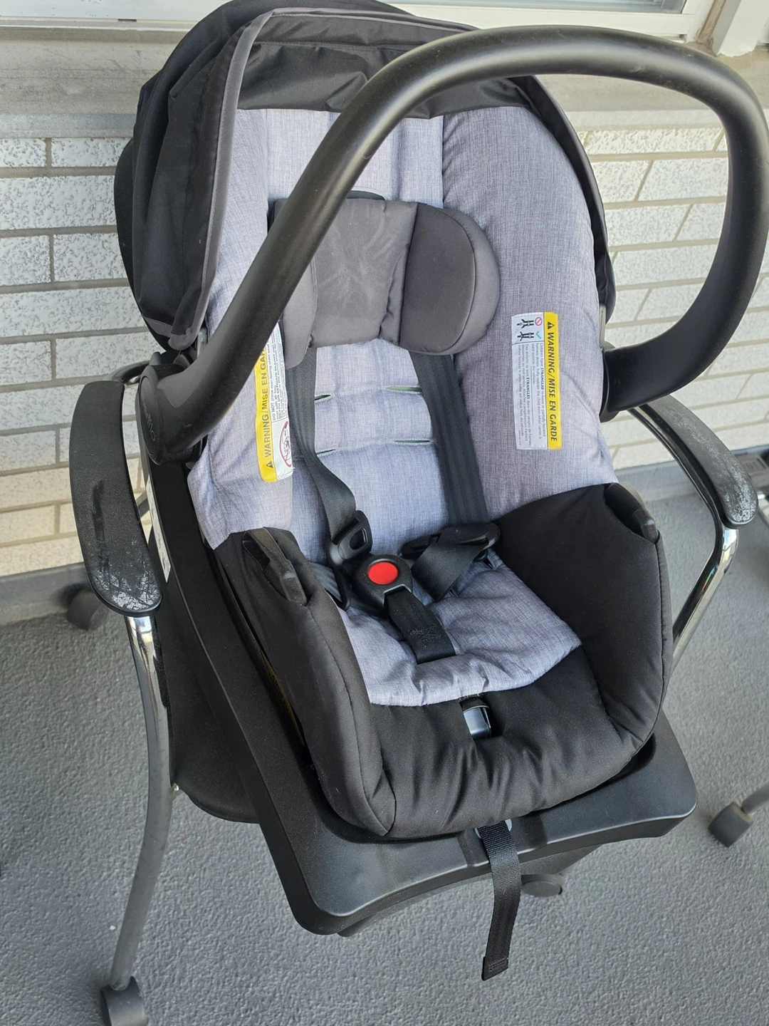 Evenflo LiteMax™ Sport Infant Car Seat (0-12 Months) - photo 2