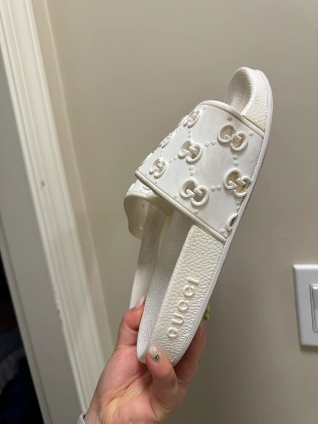 Gucci Interlocking G Logo Rubber Slides - Size 7 Women’s - photo 3