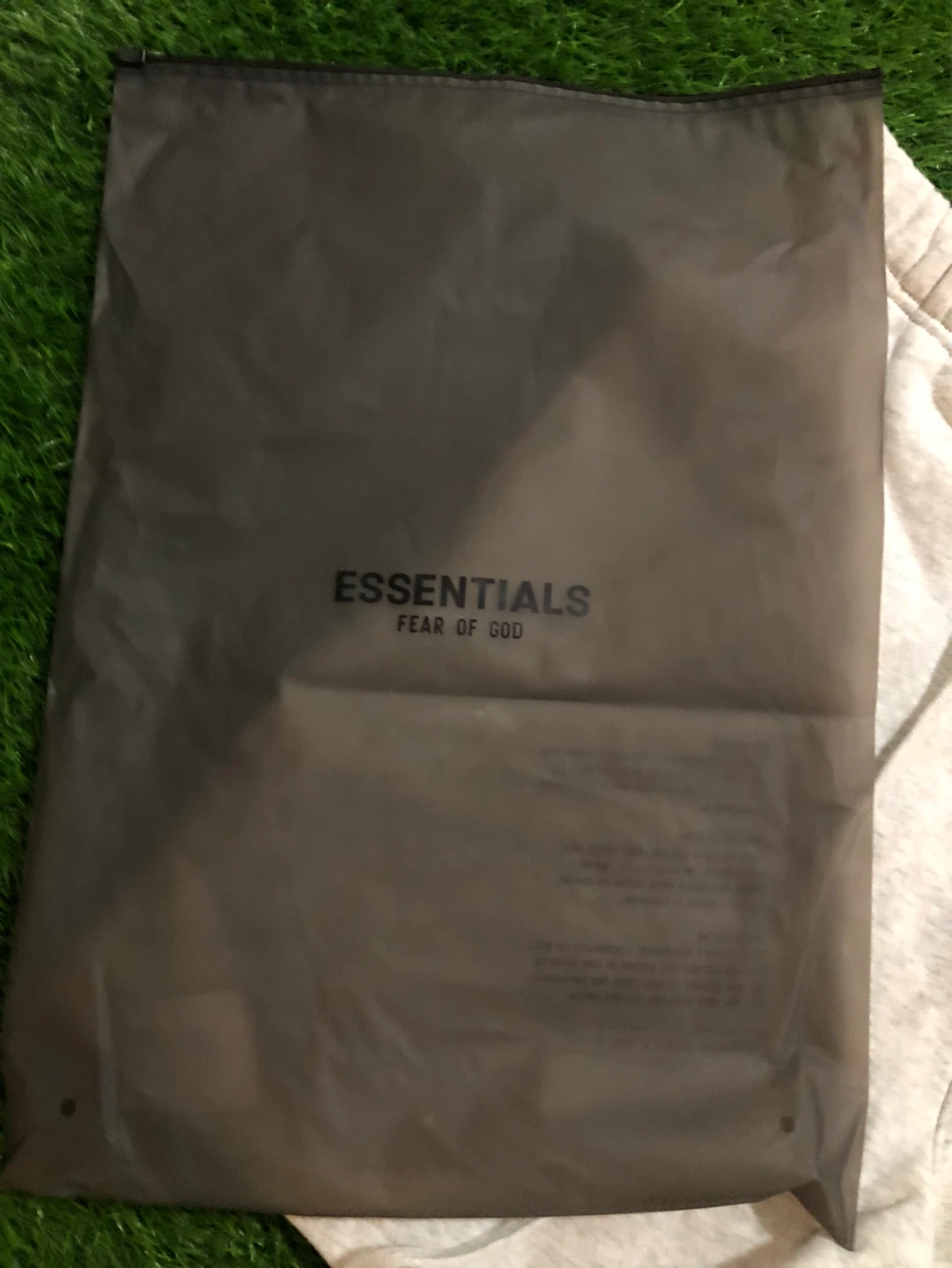 ESSENTIALS Fear of God Grey Sweat Shorts - photo 4