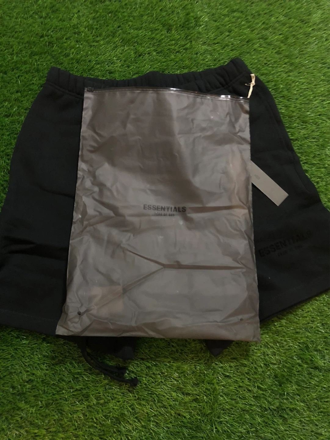 Essentials Fear of God Black Sweat Shorts - photo 2
