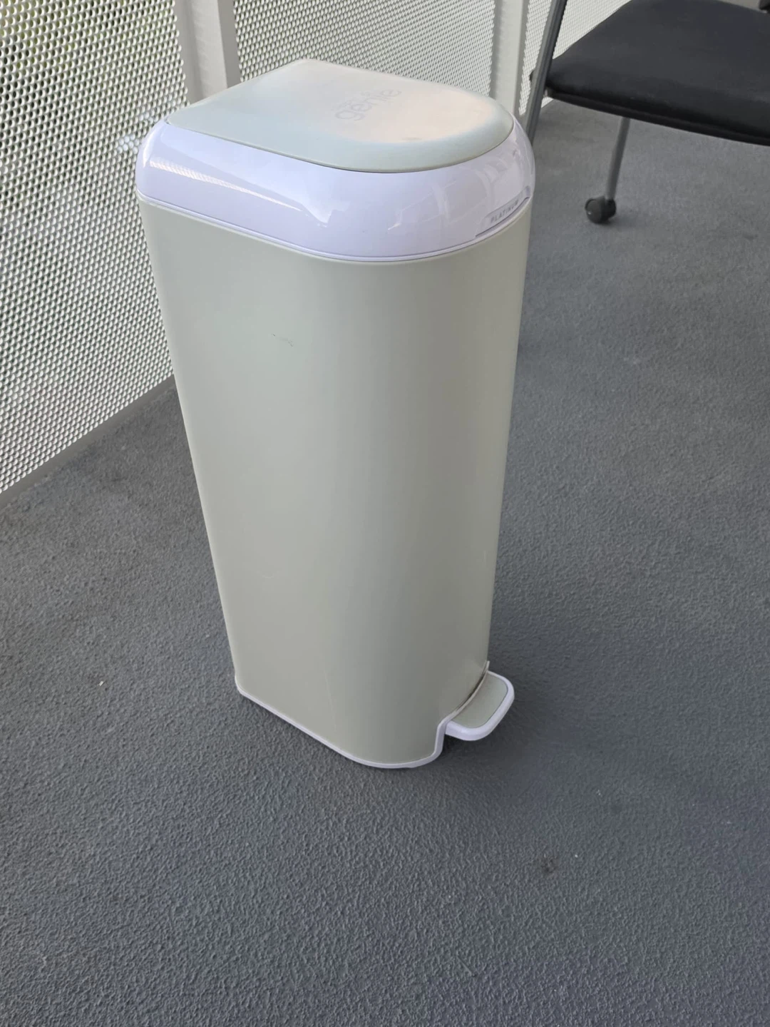 Diaper Genie Platinum Diaper Pail - photo 2