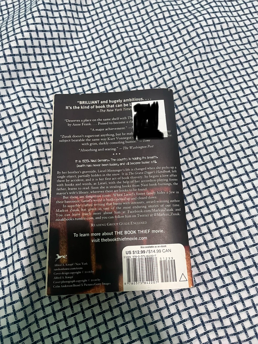 The Book Thief by Markus Zusak Paperback Novel - photo 2