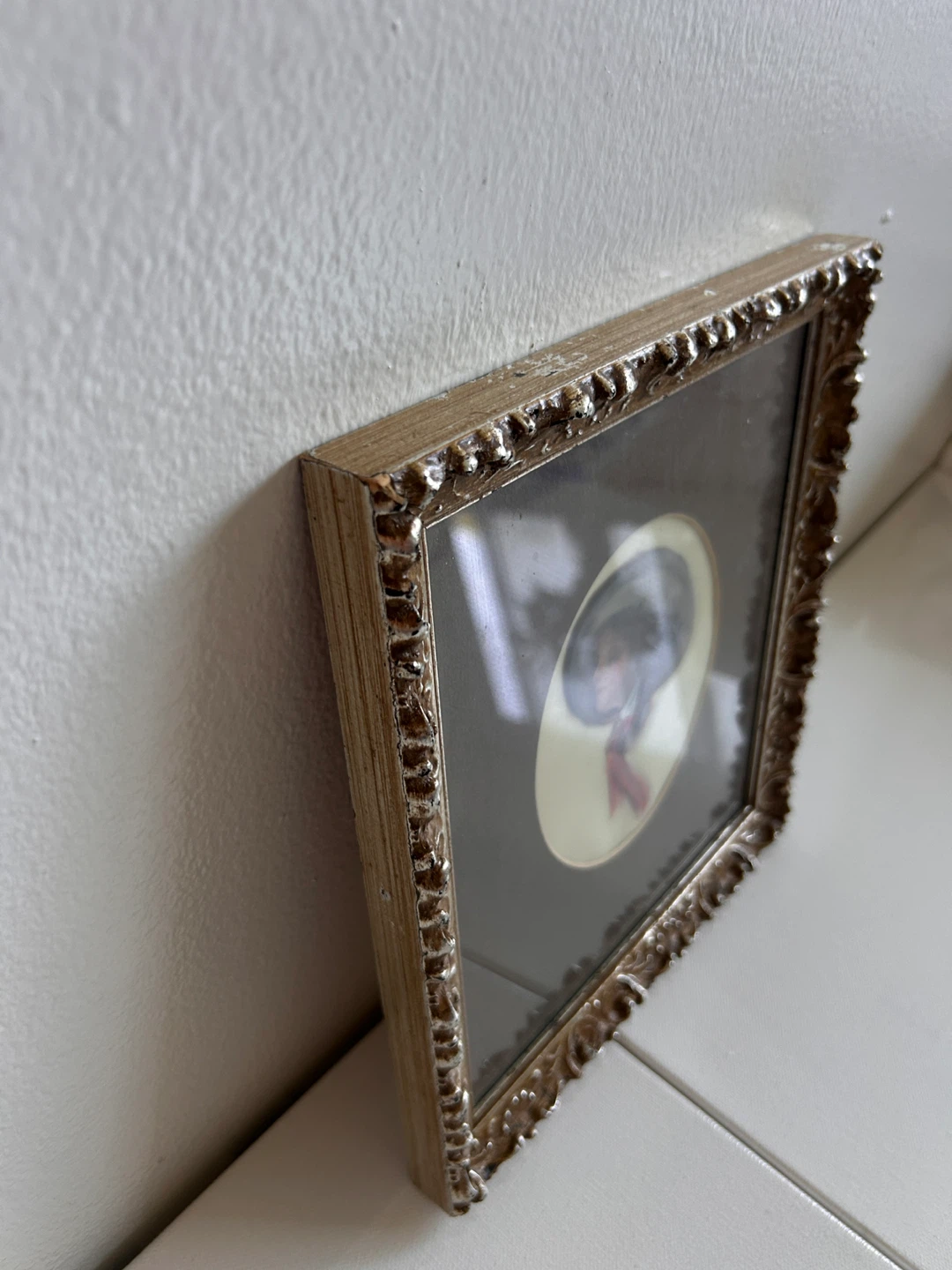 Framed Vintage Portrait of a Woman - photo 3