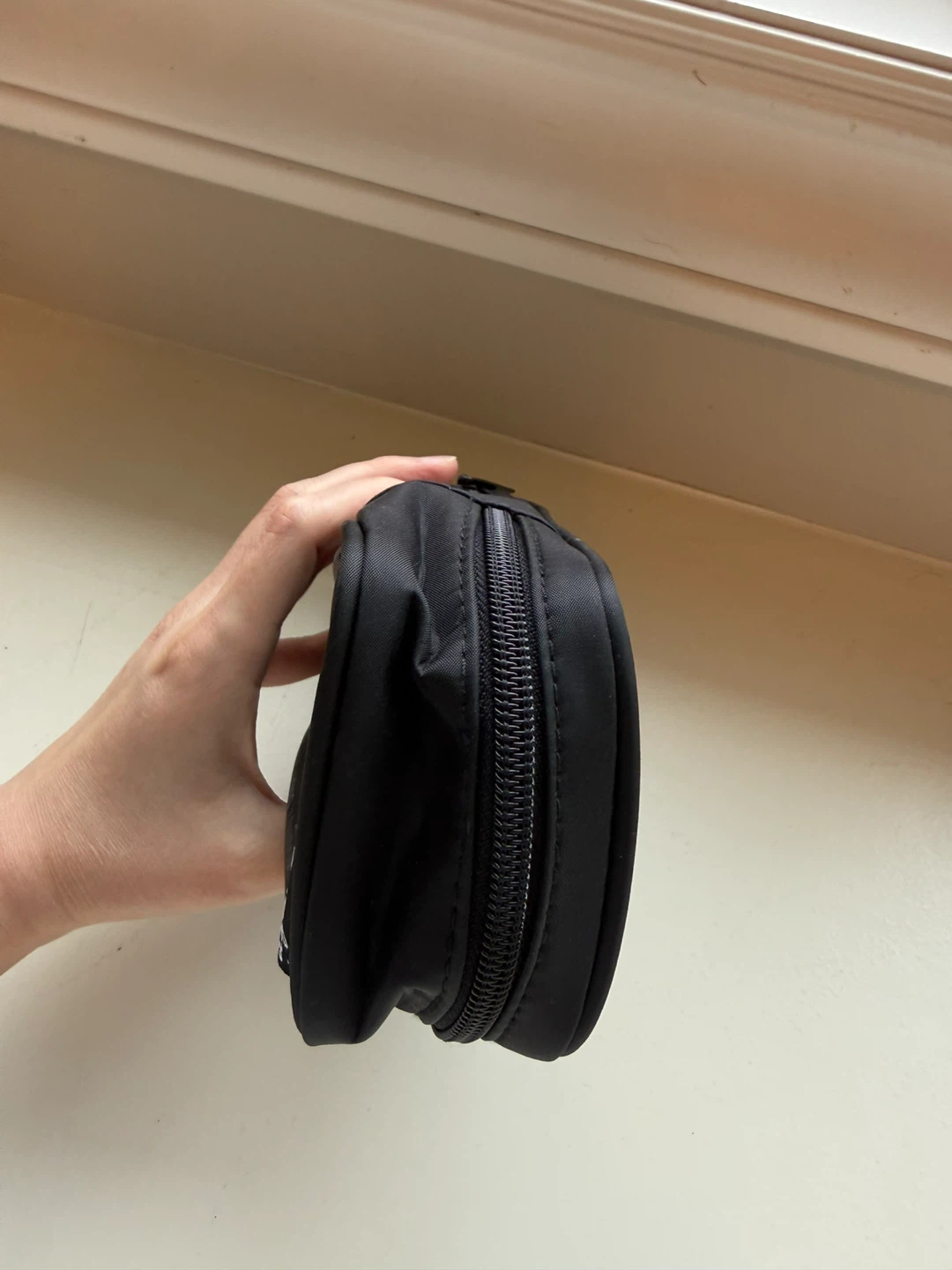Agnès B. "Bon Voyage" Travel Pouch - photo 3