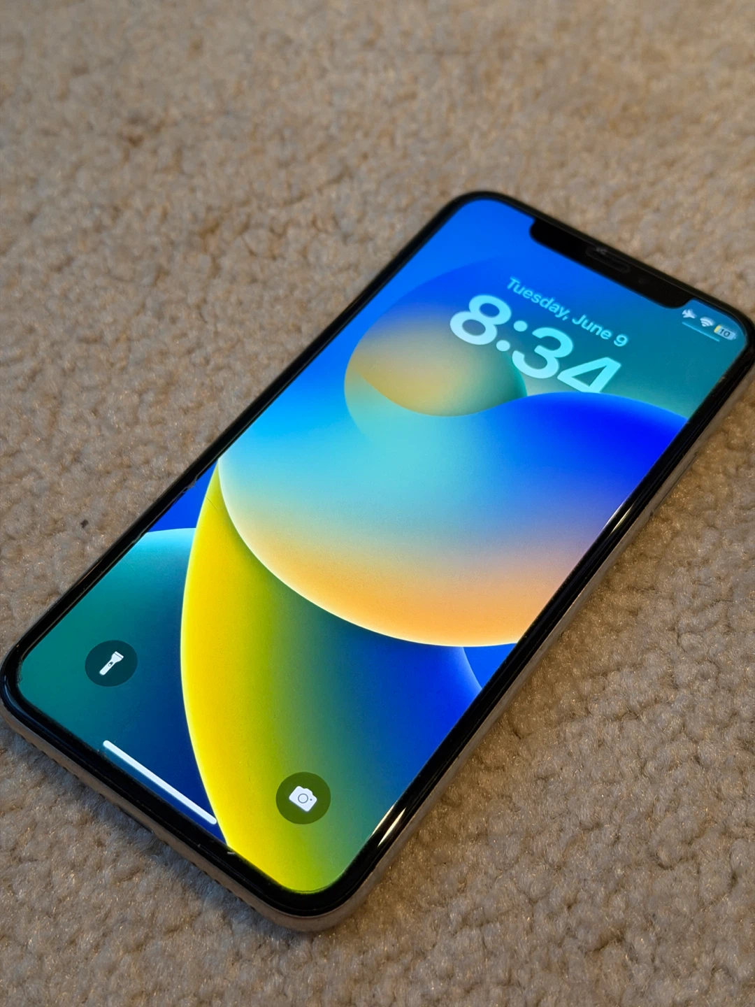 iPhone X 64G White in excellent condition
