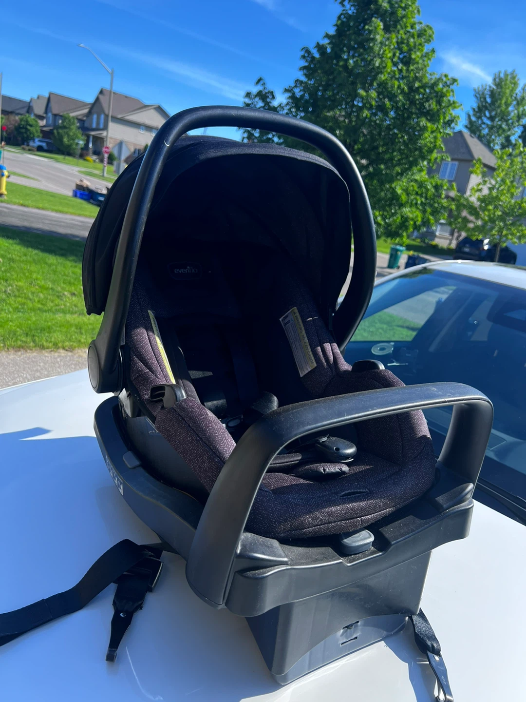 Evenflo Infant Car Seat with Base - photo 5