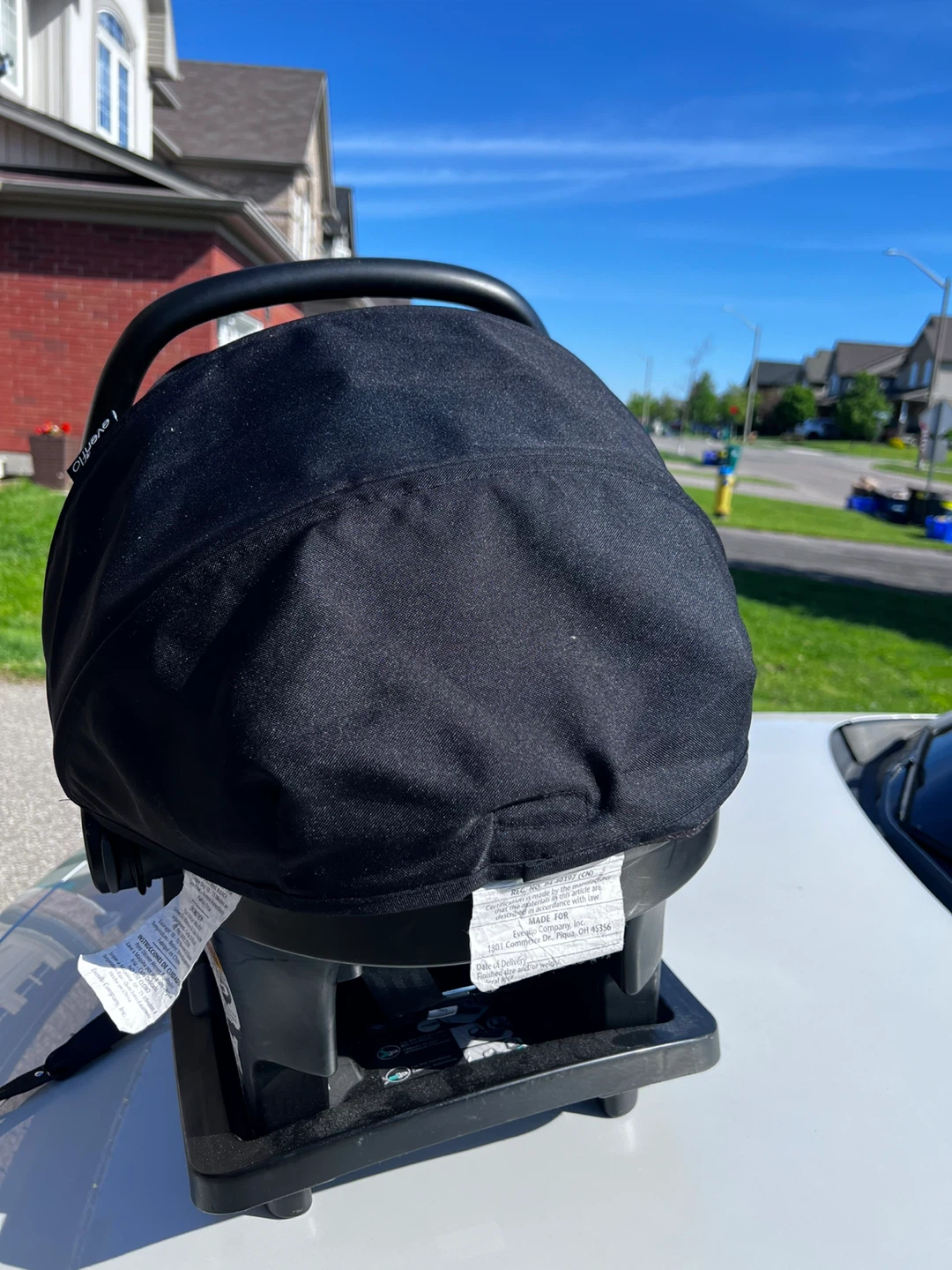 Evenflo Infant Car Seat with Base - photo 3