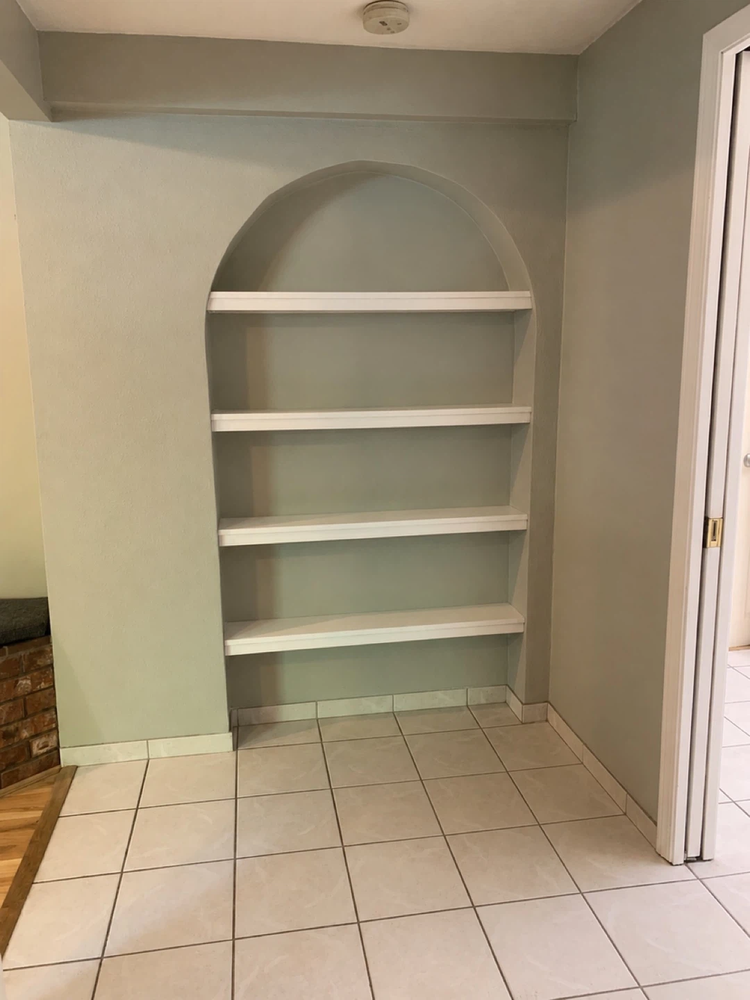 Basement Suite near Inlet Skytrain Station - photo 4